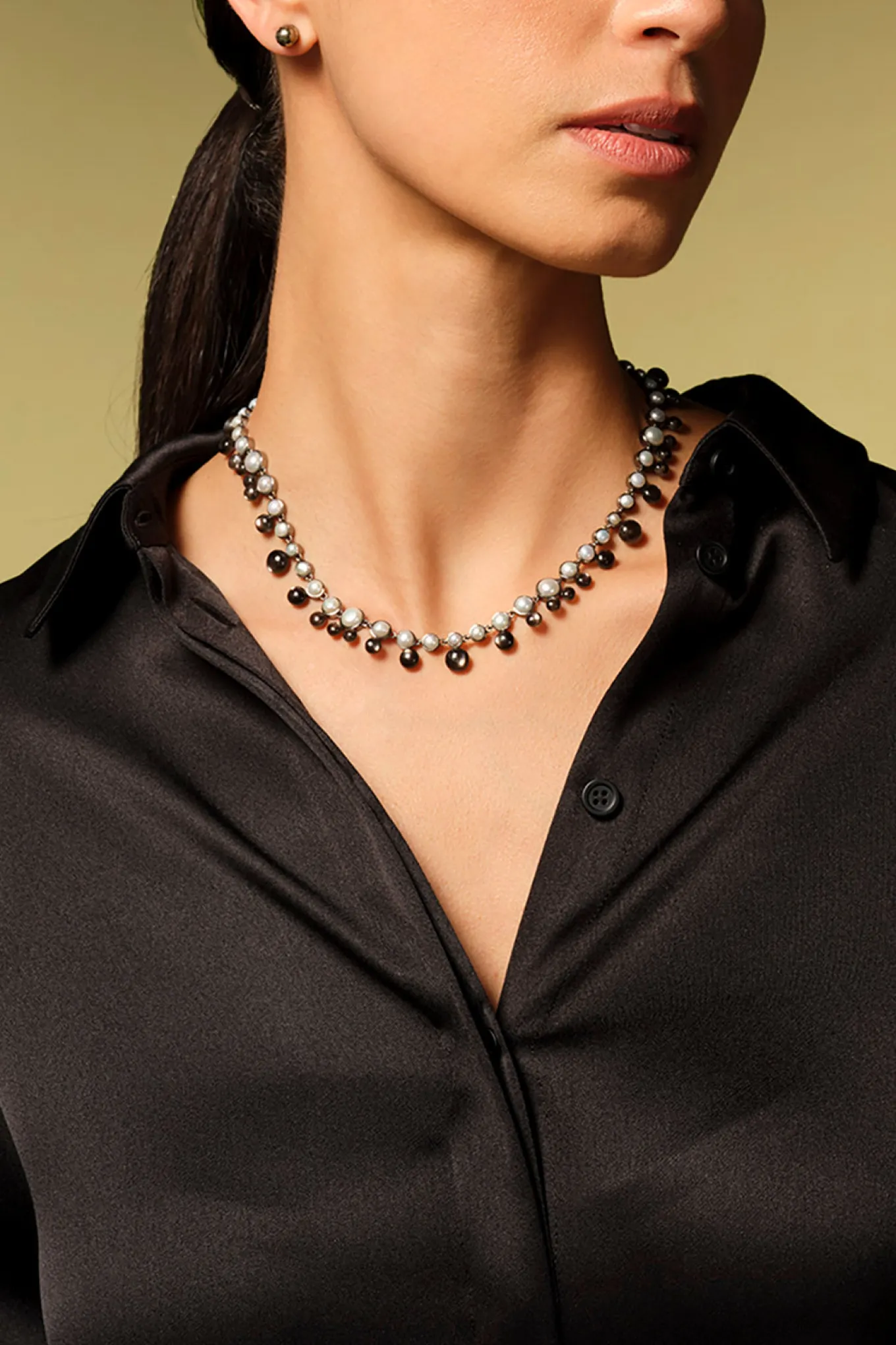 bubble_tiered_rivire_neck_0.webp Bubble Tiered Rivière Necklace - White Pearl & Black Sheen Moonstone