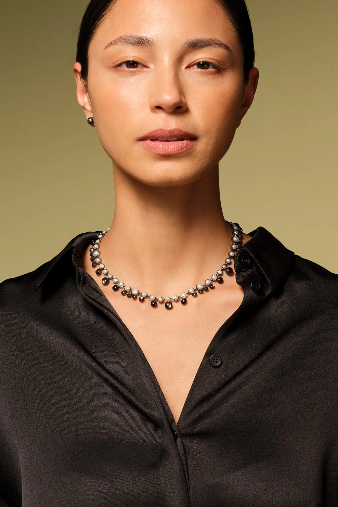 bubble_tiered_rivire_neck_2.webp Bubble Tiered Rivière Necklace - White Pearl & Black Sheen Moonstone