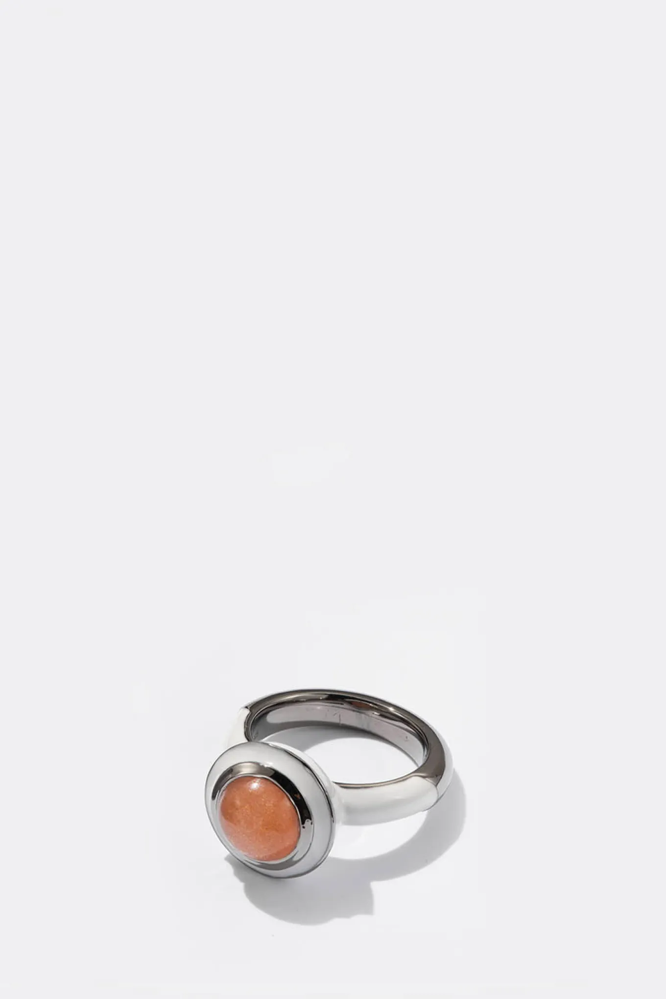 dot_lacquer_solitaire_rin_0.webp Dot Lacquer Solitaire Ring - Peach Moonstone