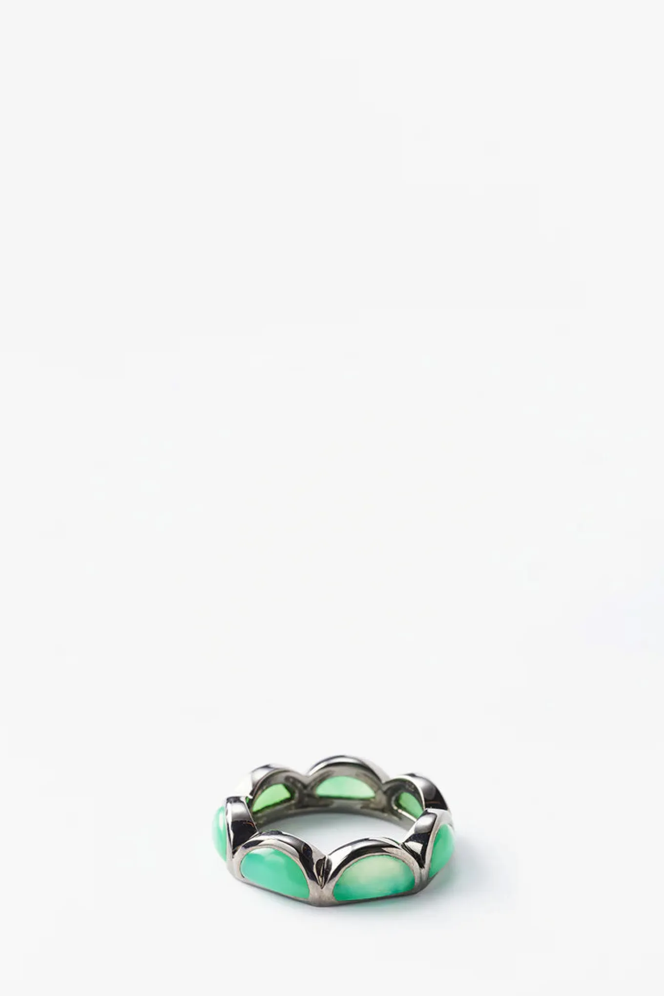 large_scallop_band_ring___0.webp Large Scallop Band Ring - Chrysoprase