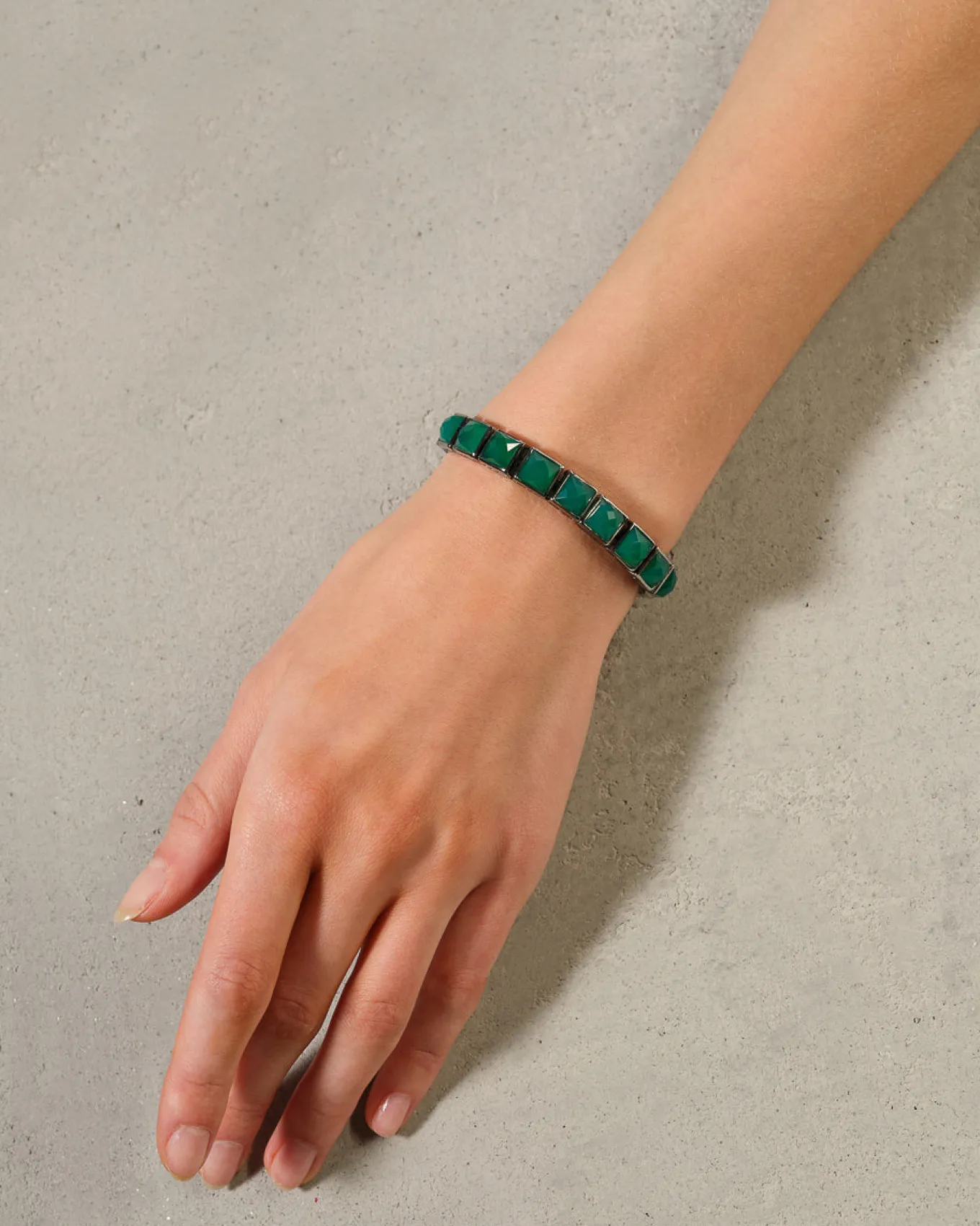 large_tile_tennis_bracele_1-2.webp Large Tile Tennis Bracelet - Green Onyx