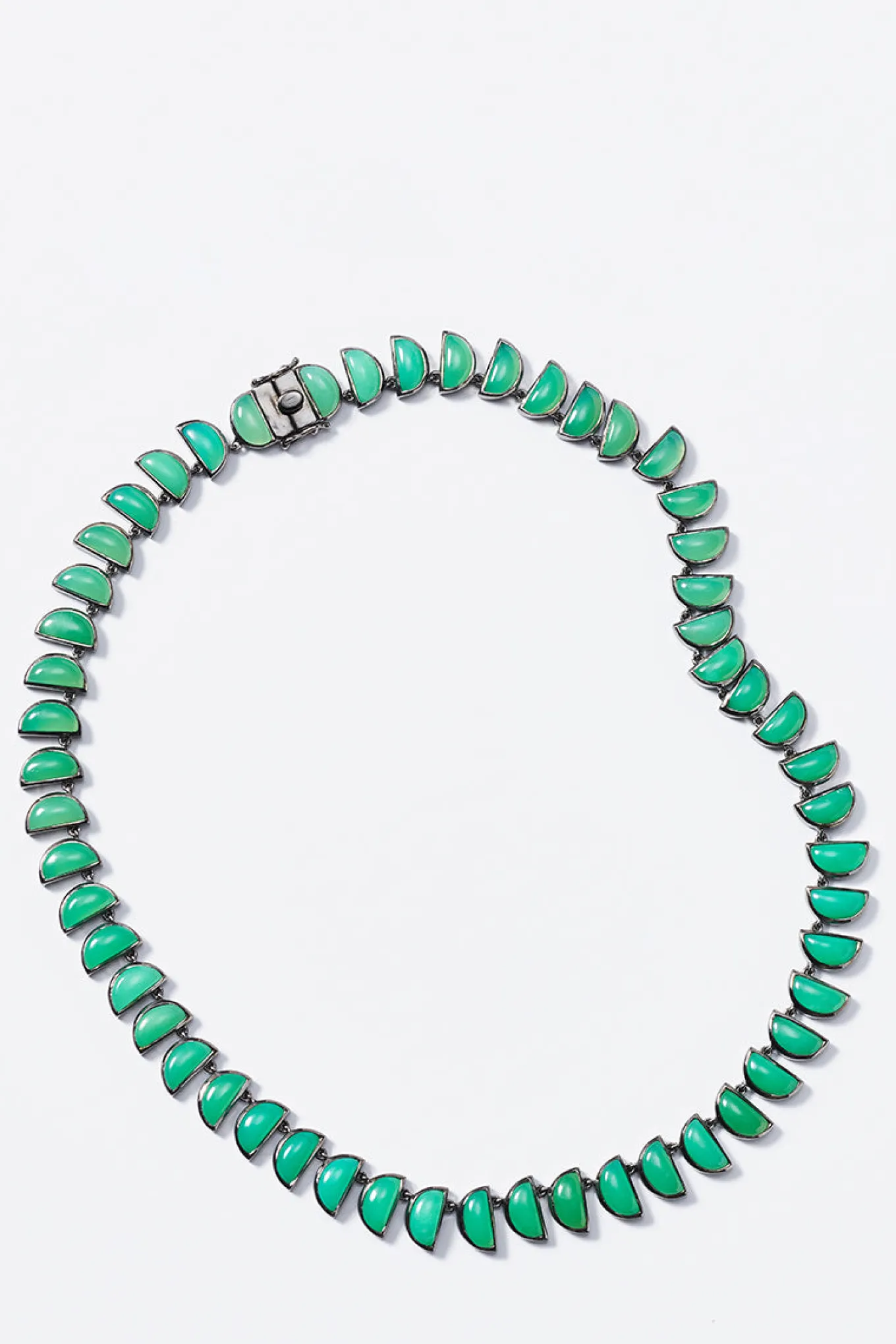 large_worm_riviere_neckla_0.webp Large Worm Riviere Necklace - Chrysoprase