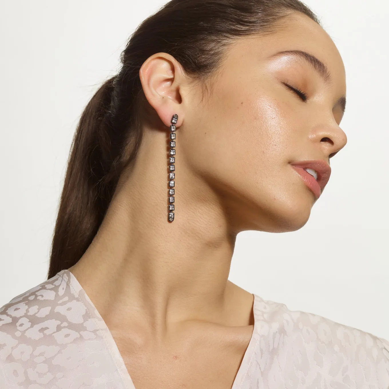 line_earrings__tea_length_1.webp Line Earrings - Tea Length - White Zircon