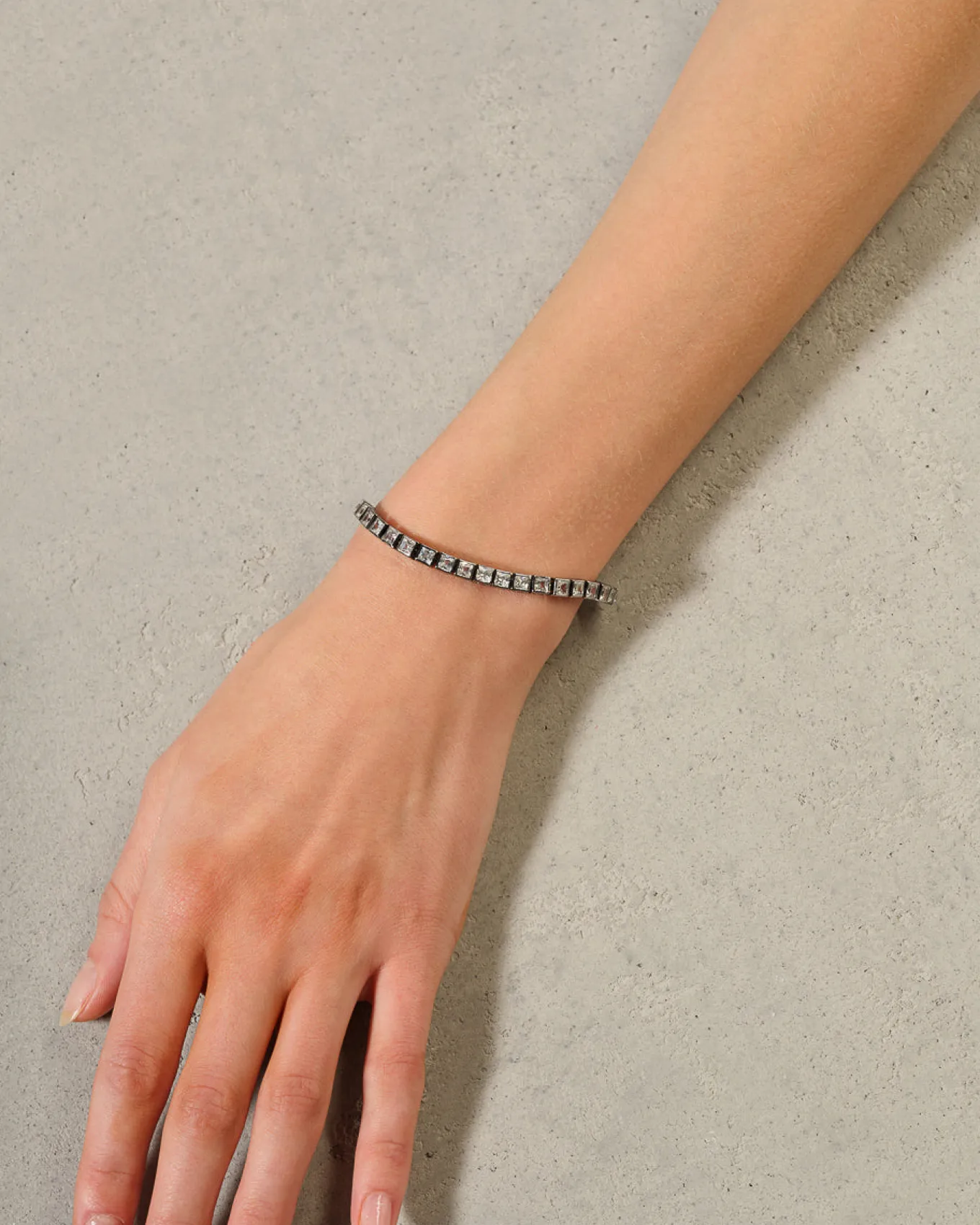 mini_tile_tennis_bracelet_1-1.webp Mini Tile Tennis Bracelet - White Zircon