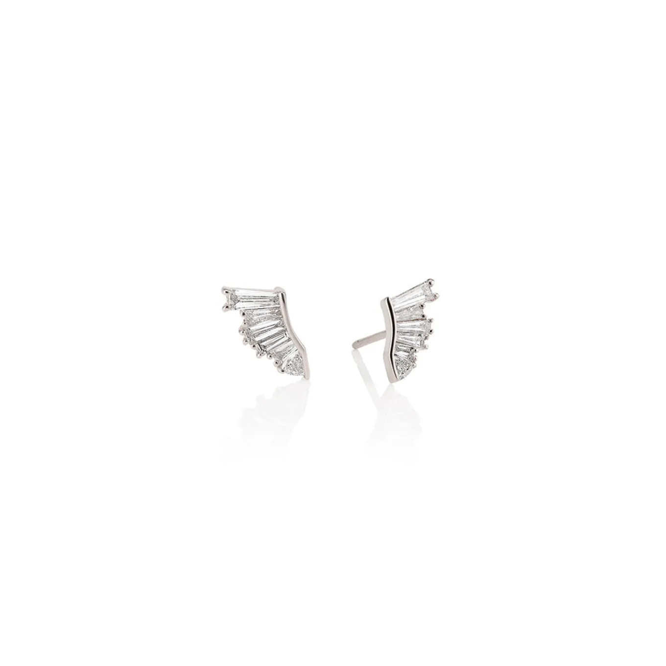 pleat_earrings__diamond_a_0.webp Pleat Earrings - Diamond & 18K White Gold
