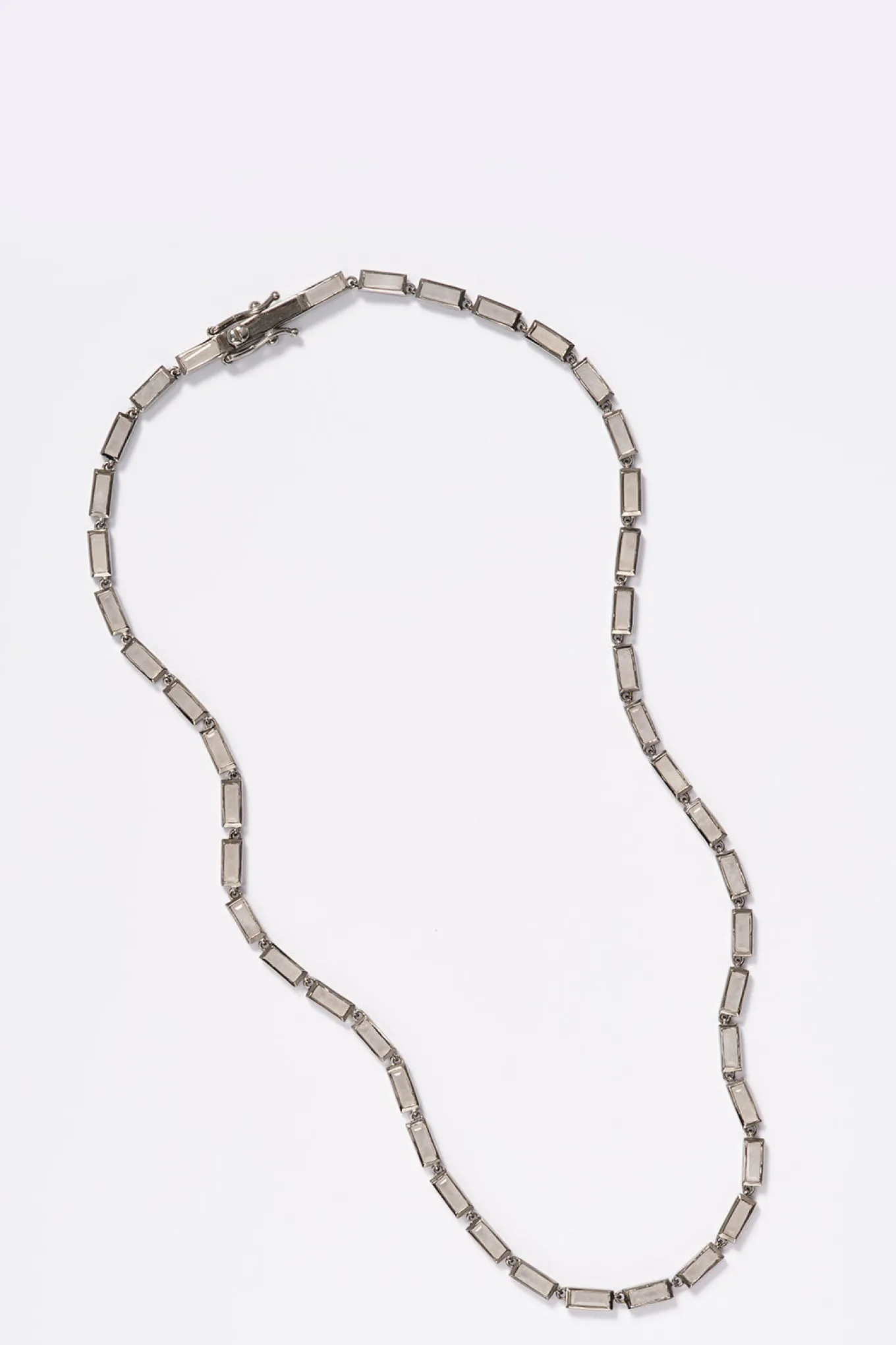 small_linear_baguette_til_0-1.webp Small Linear Baguette Tile Rivière Necklace - White Agate