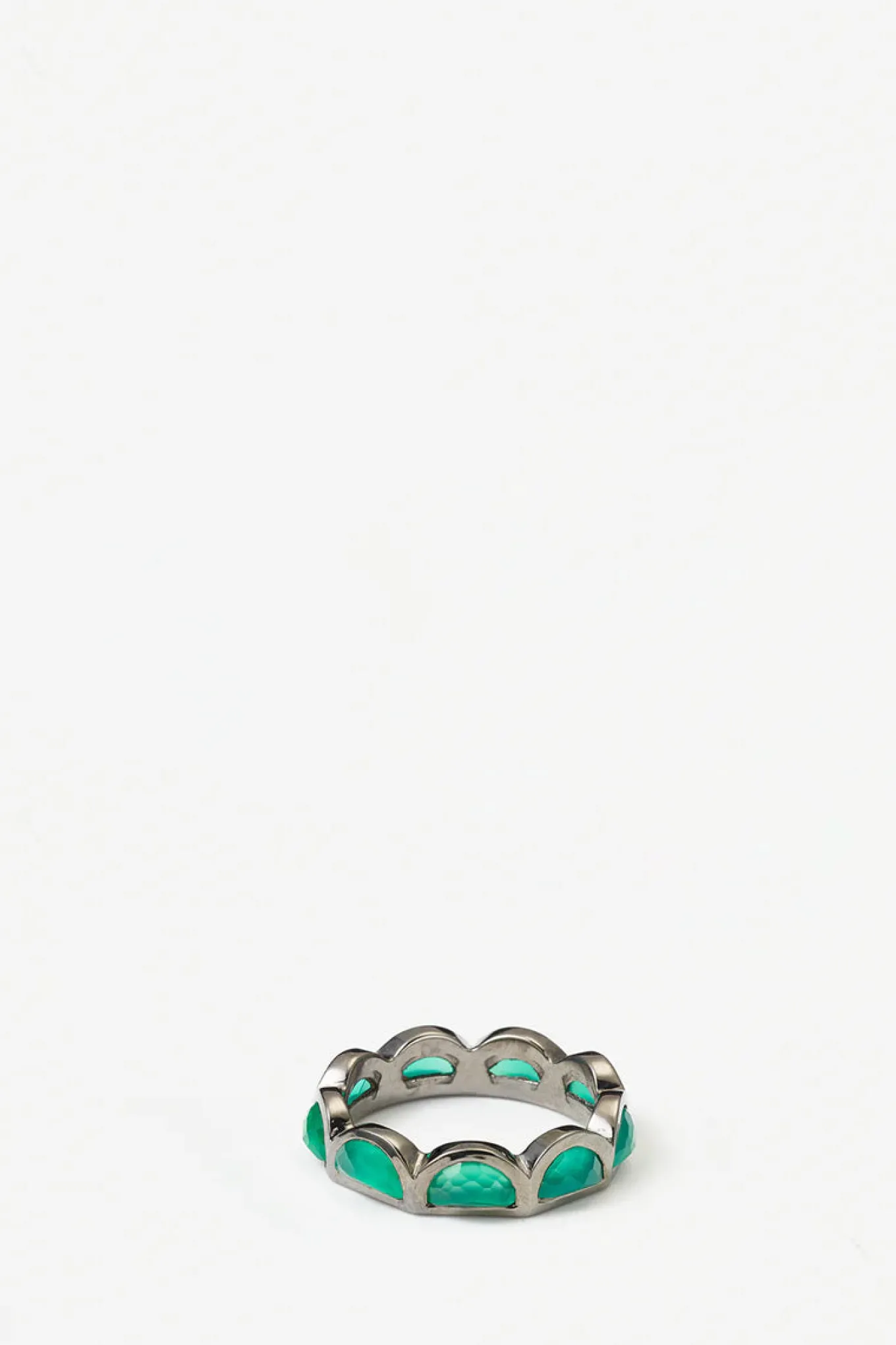 small_scallop_band_ring___0.webp Small Scallop Band Ring - Green Onyx