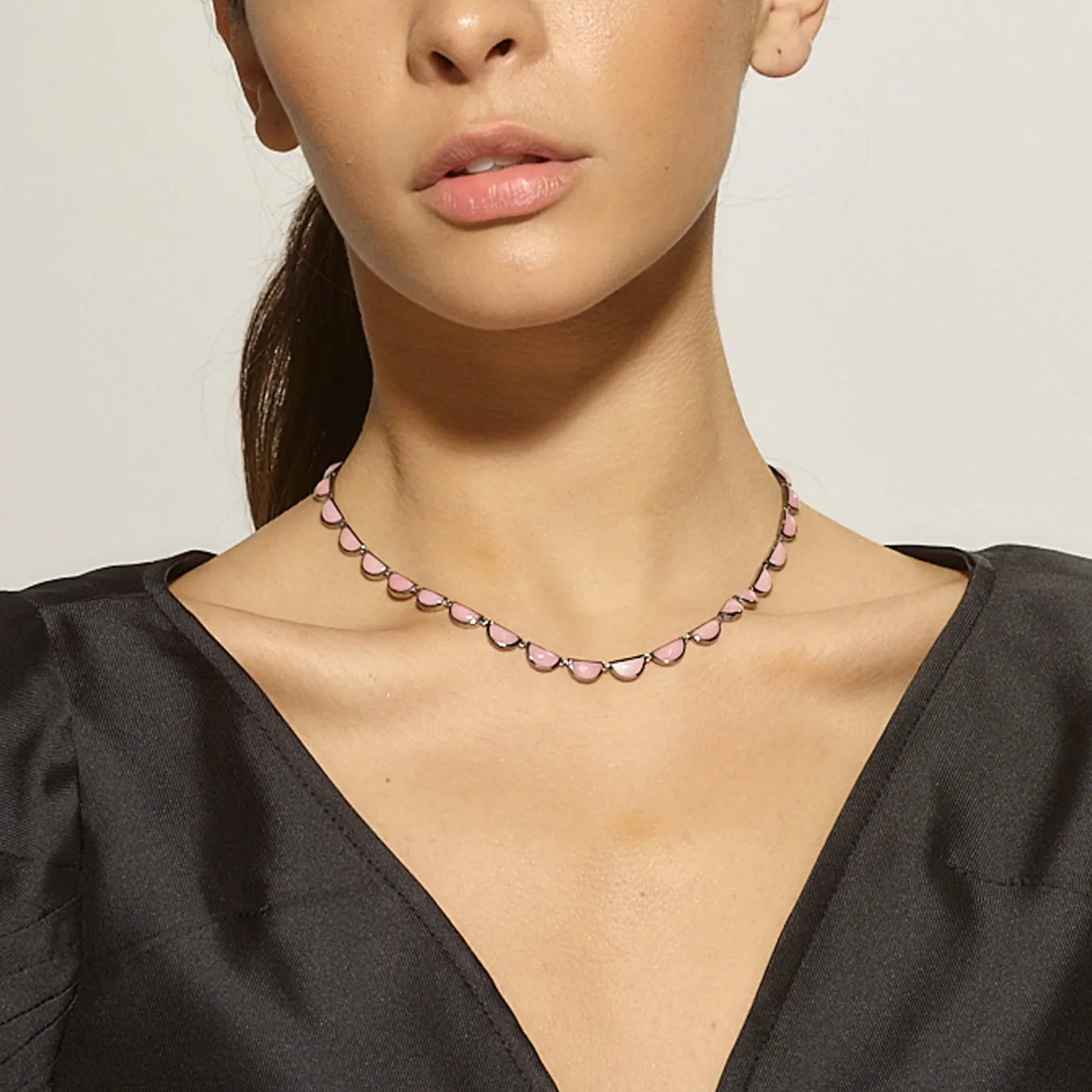 small_scallop_rivire_neck_1-1.webp Small Scallop Rivière Necklace - Ethiopian Opal
