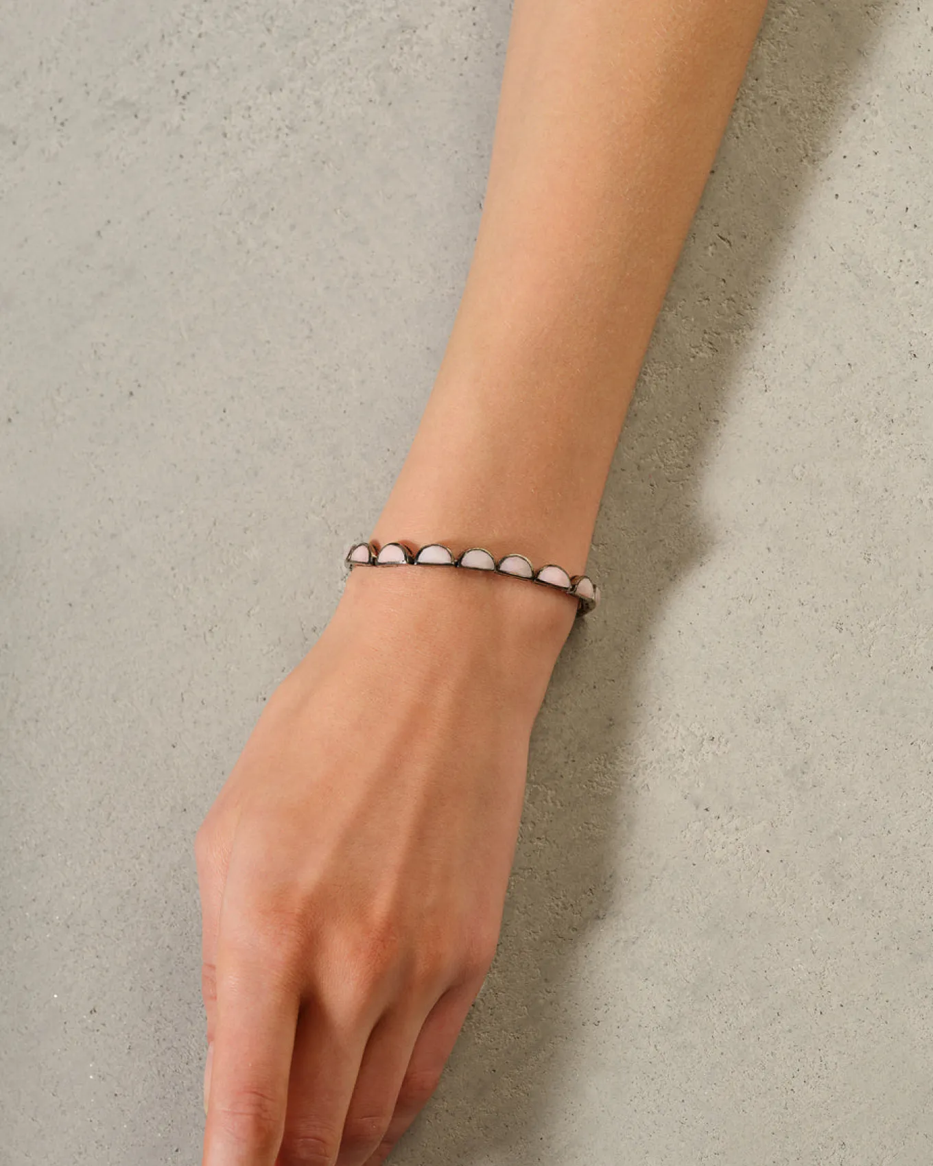 small_scallop_tennis_brac_1-1.webp Small Scallop Tennis Bracelet - Pink Opal