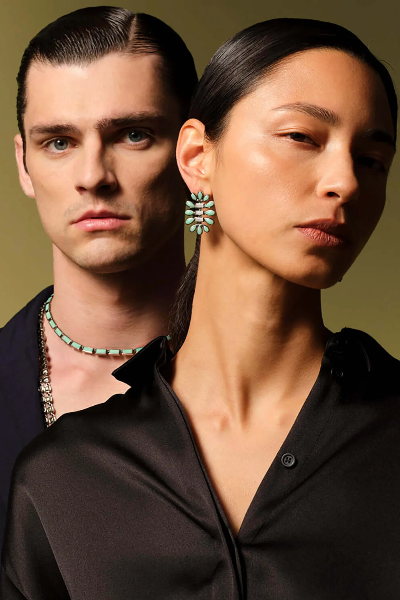tamago_earrings__white_ag_0.webp Tamago Earrings - White Agate & Chrysoprase