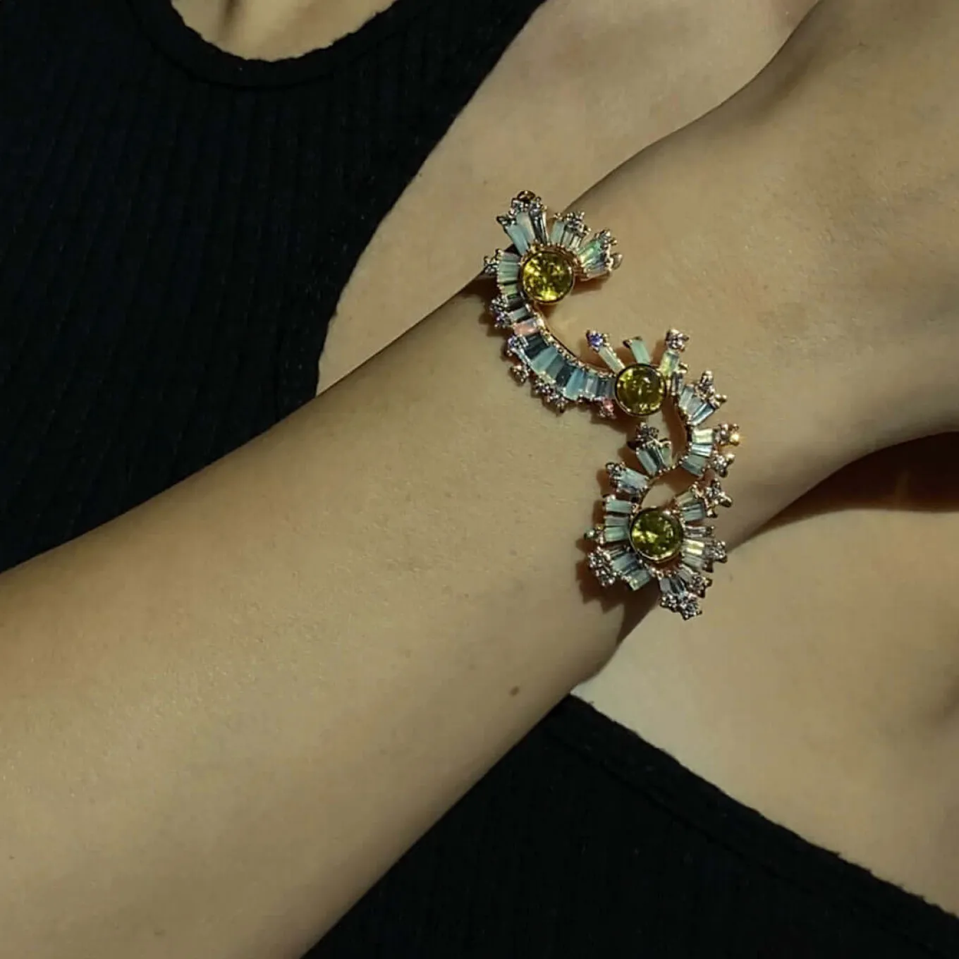 triple_stone_fray_cuff__a_0.webp Triple Stone Fray Cuff - Aquamarine
