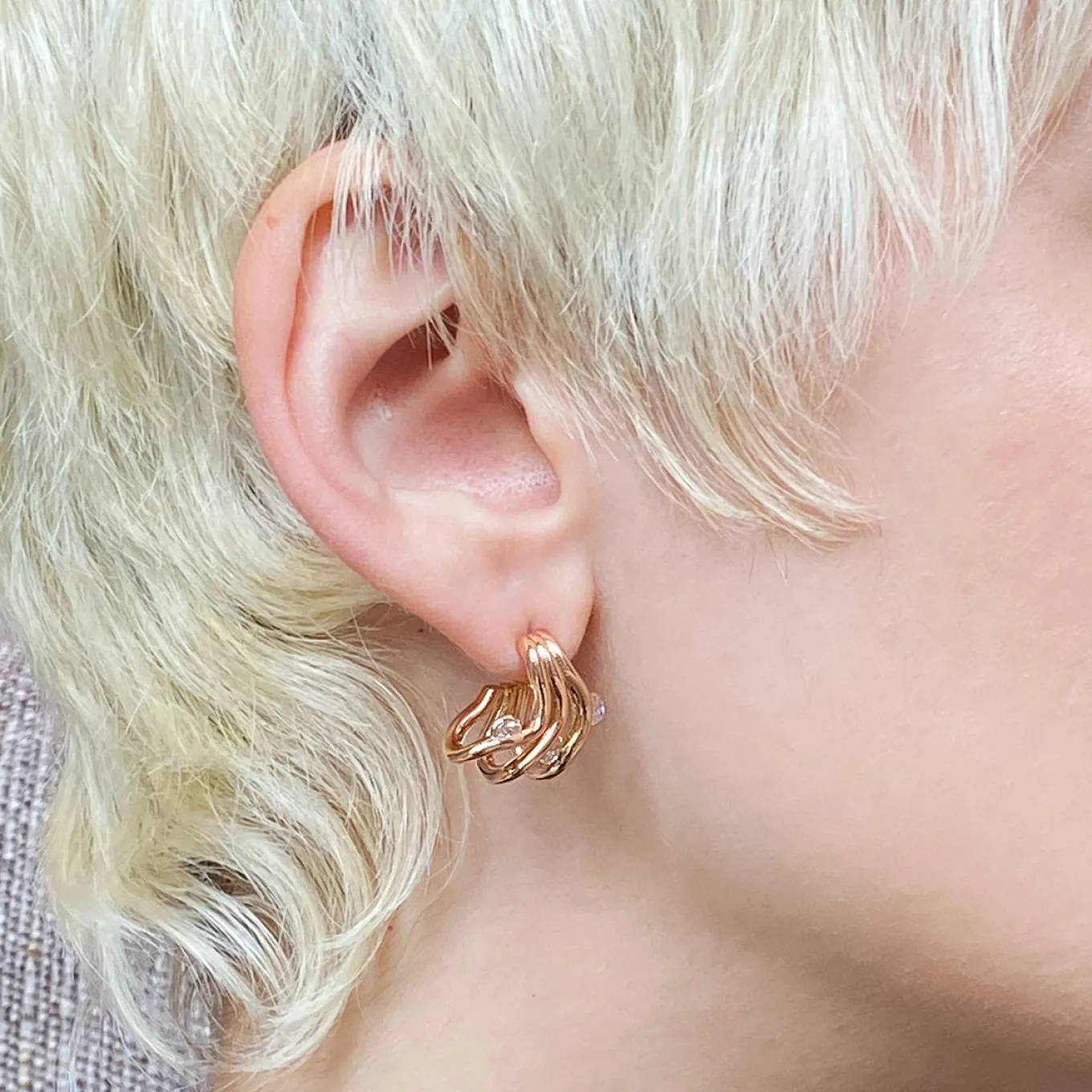 triple_twisted_half_moon__2.webp Triple Twisted Half Moon Hook Hoops - 18mm