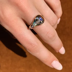 Tulipa Ring - Tanzanite