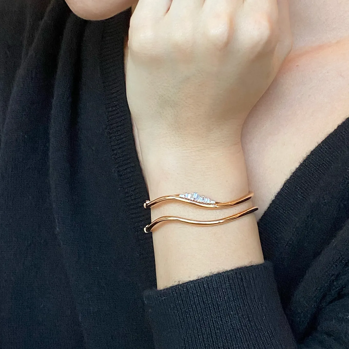 twisted_ruched_cuff_brace_2.webp Twisted Ruched Cuff Bracelet - Diamond
