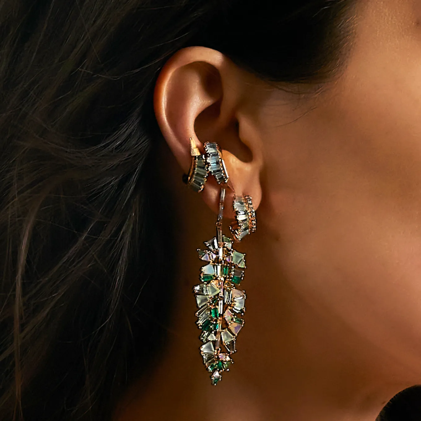 twisting_ruched_ear_cuff__1-1.webp Twisting Ruched Ear Cuff - Tanzanite & Aquamarine