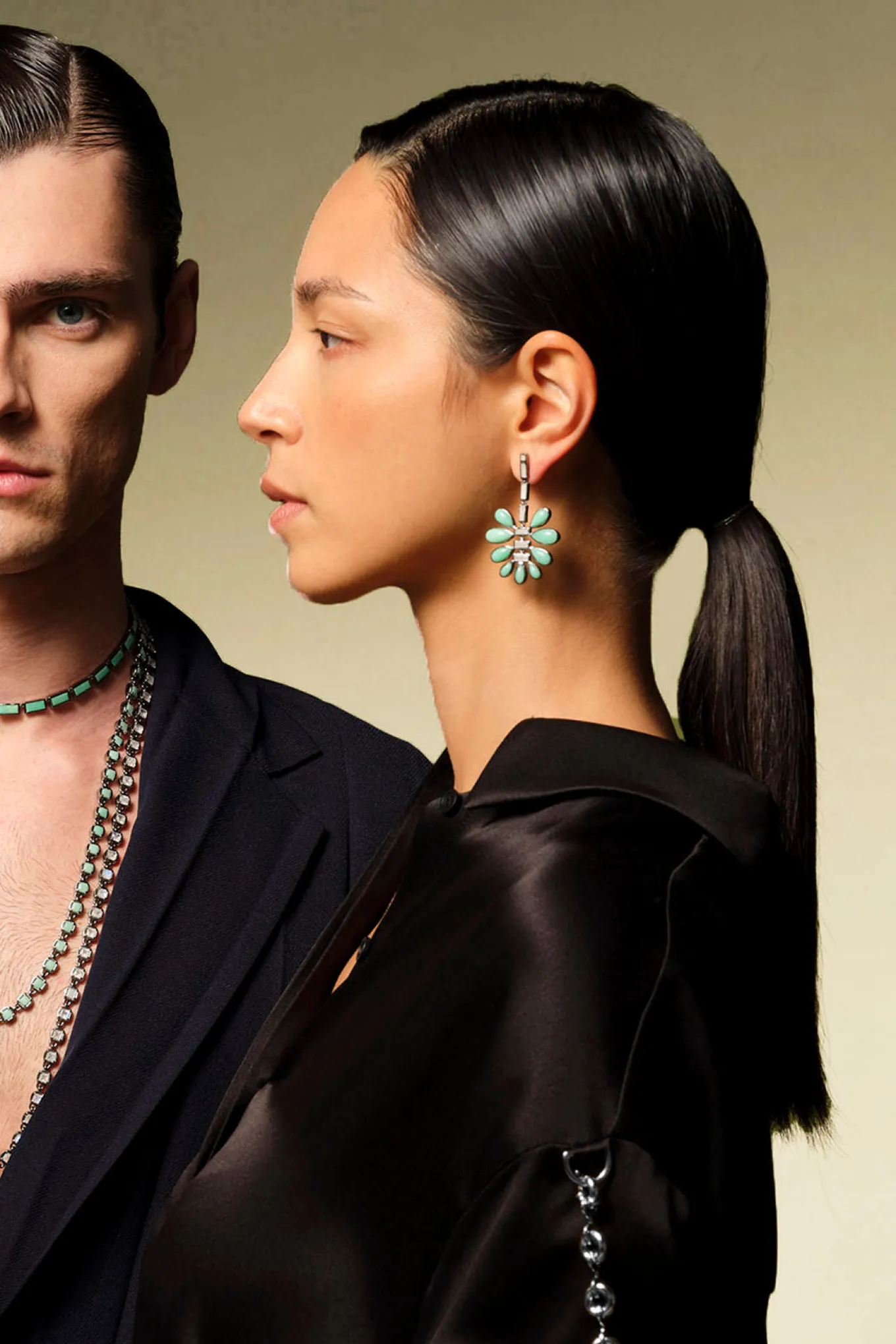 uchiwa_earrings__white_ag_1.webp Uchiwa Earrings - White Agate & Chrysoprase