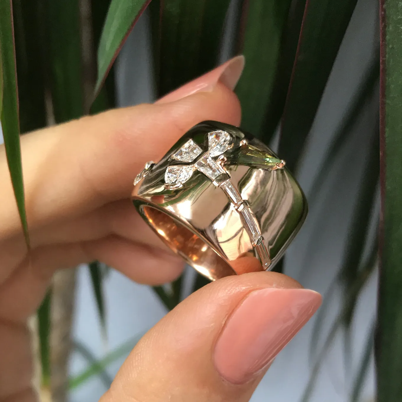 wrapped_crocus_ring__diam_2.webp Wrapped Crocus Ring - Diamond